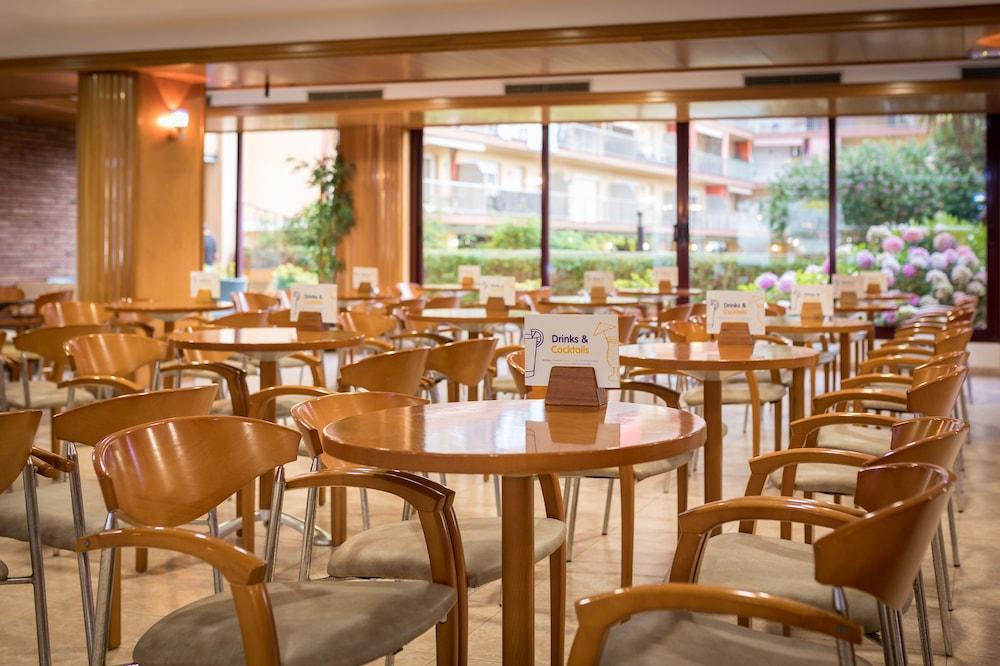 Hotel Cartago Nova By Alegria Malgrat de Mar Bagian luar foto