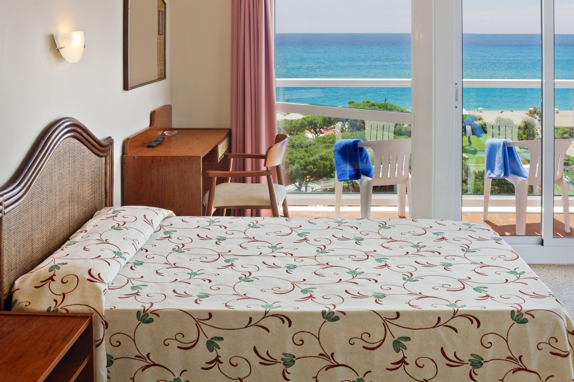 Hotel Cartago Nova By Alegria Malgrat de Mar Bagian luar foto