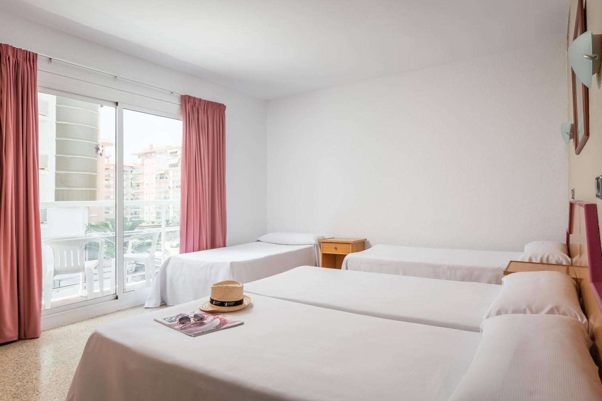Hotel Cartago Nova By Alegria Malgrat de Mar Bagian luar foto