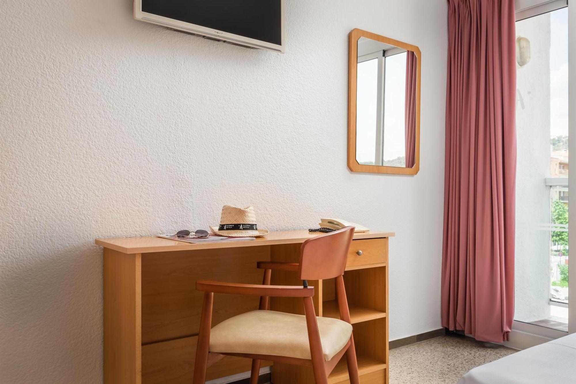 Hotel Cartago Nova By Alegria Malgrat de Mar Bagian luar foto