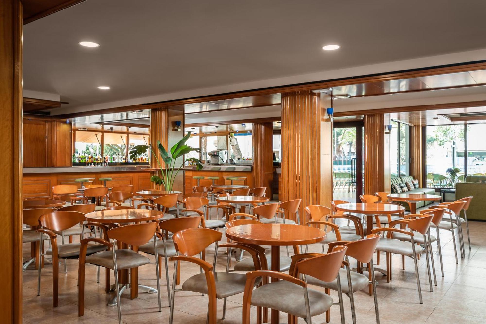 Hotel Cartago Nova By Alegria Malgrat de Mar Bagian luar foto