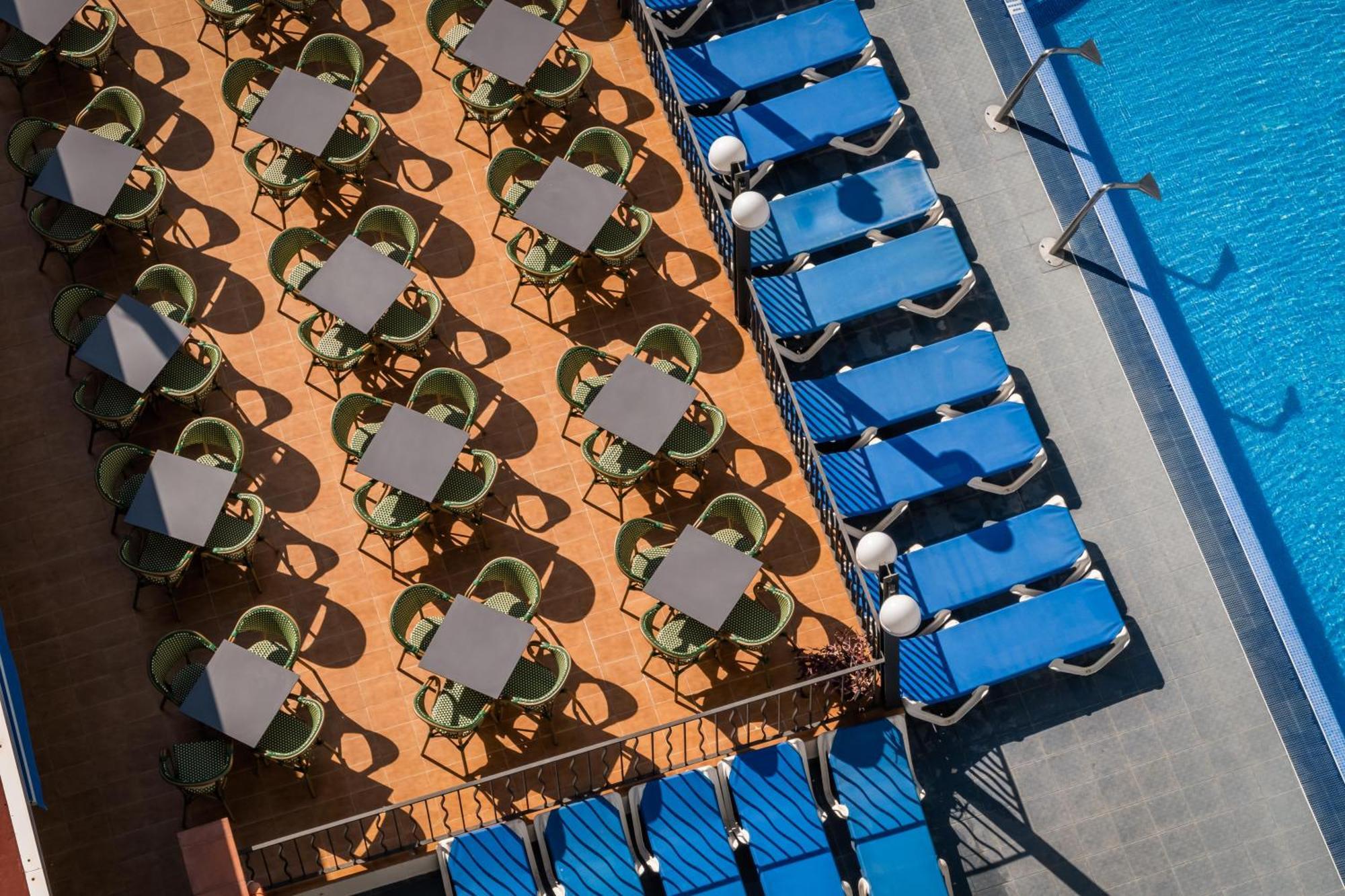 Hotel Cartago Nova By Alegria Malgrat de Mar Bagian luar foto