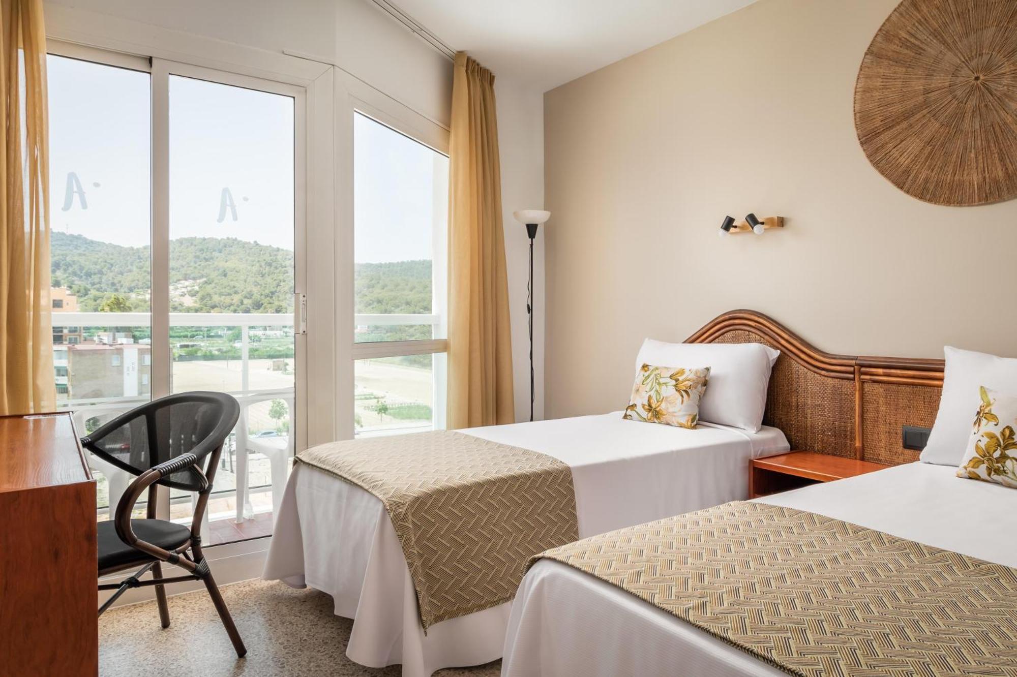Hotel Cartago Nova By Alegria Malgrat de Mar Bagian luar foto