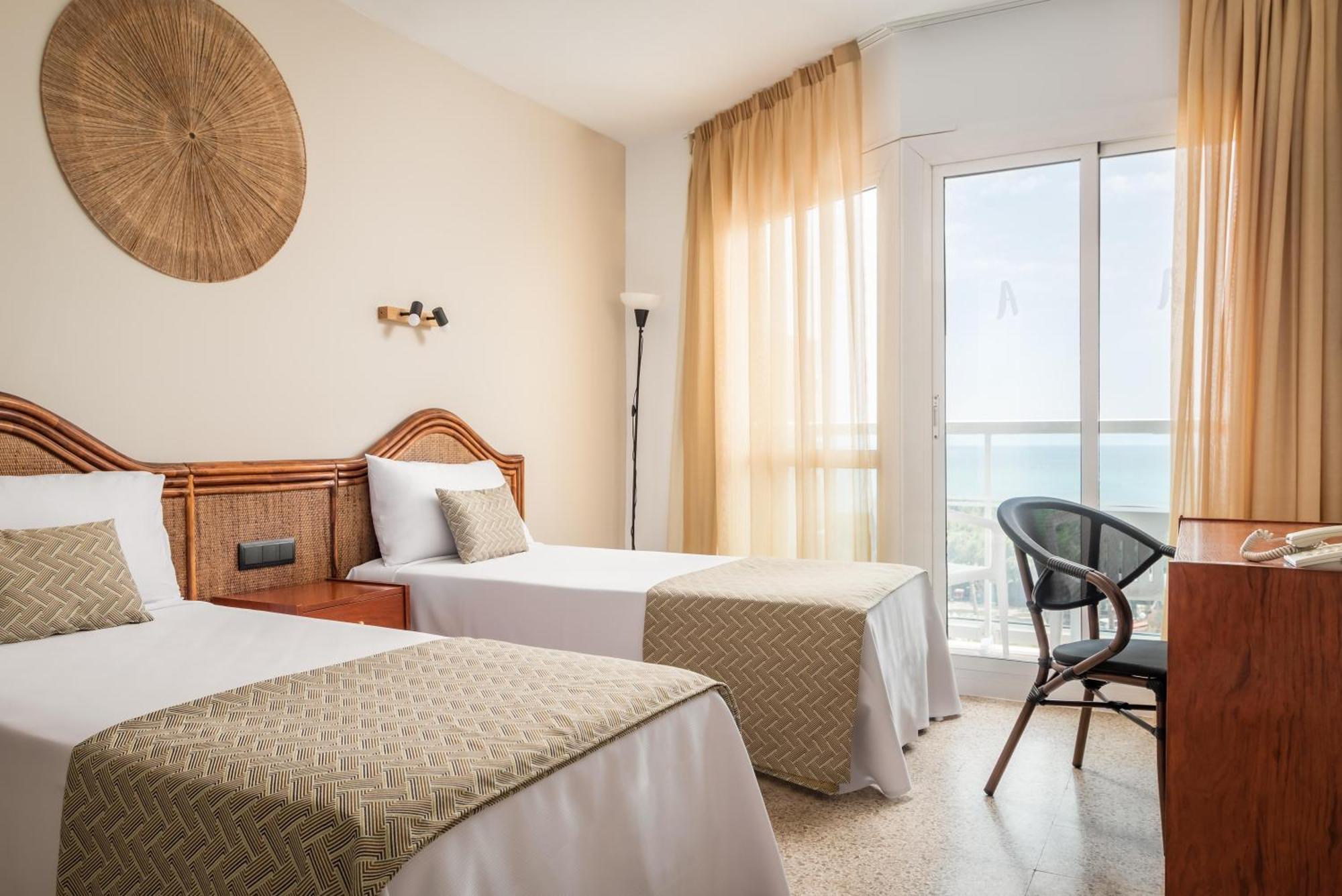Hotel Cartago Nova By Alegria Malgrat de Mar Bagian luar foto
